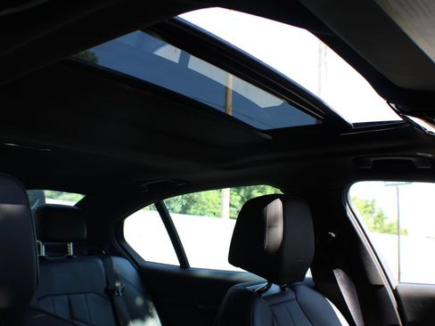 Used 2025 BMW 530i RWD image 24