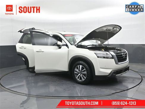 Used 2023 Nissan Pathfinder SL image 52