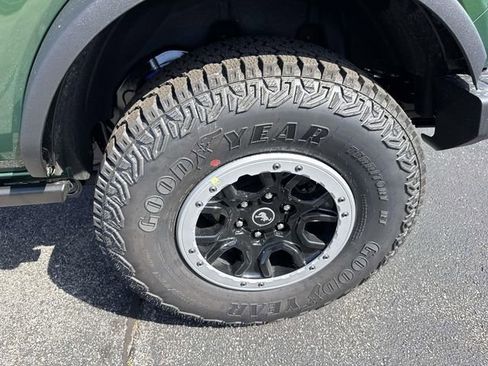 New 2025 Ford Bronco Badlands w/ Sasquatch Package image 4