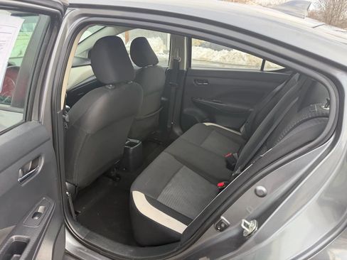 Used 2021 Nissan Versa SV image 27