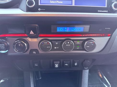 Used 2023 Toyota Tacoma TRD Sport image 19