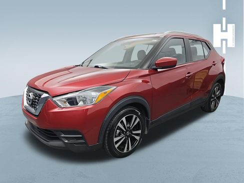 Used 2020 Nissan Kicks SV image 3