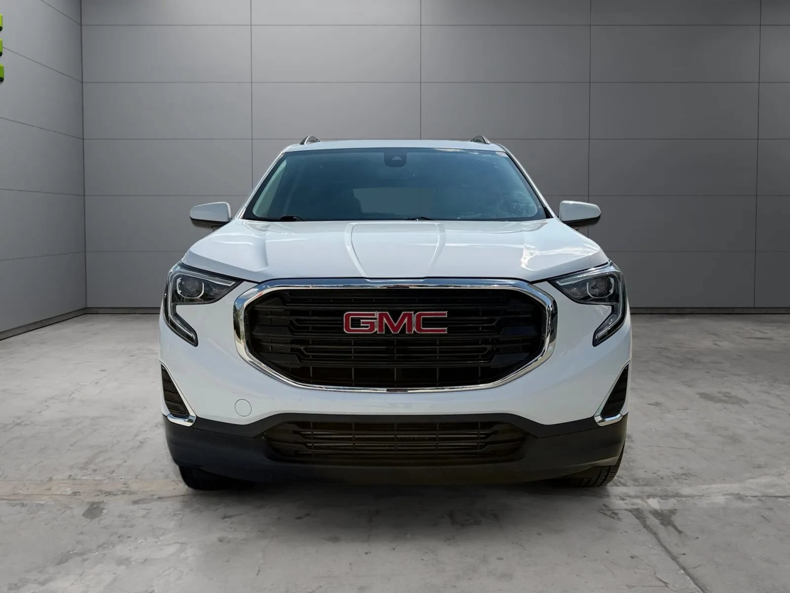Used 2020 GMC Terrain SLE w/ Driver Convenience Package AWD/4WD image 2