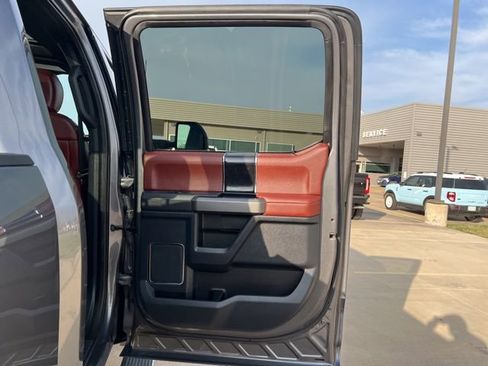 Used 2022 Ford F350 Platinum w/ FX4 Off-Road Package image 20