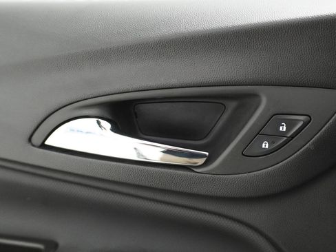 Used 2023 Chevrolet Equinox RS w/ RS Leather Package FWD image 17