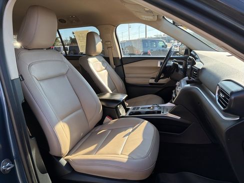 Used 2020 Ford Explorer XLT w/ Equipment Group 202A image 31