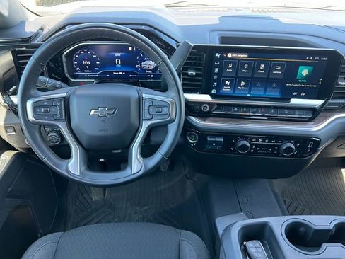 Used 2023 Chevrolet Silverado 1500 RST AWD/4WD image 3