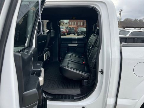 Used 2019 Ford F150 Lariat image 15