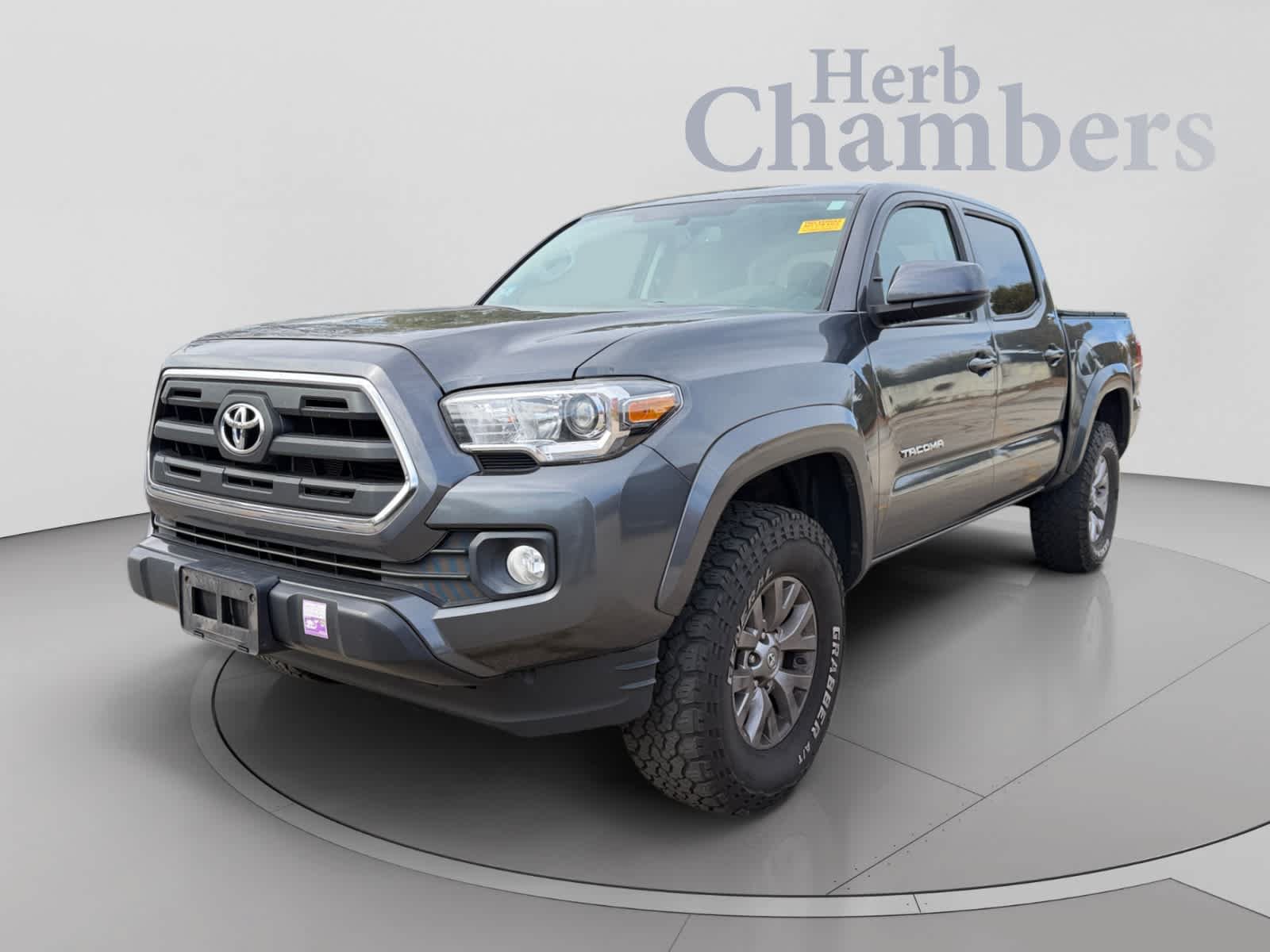 Used 2017 Toyota Tacoma SR5 w/ Tow Package AWD/4WD image 5