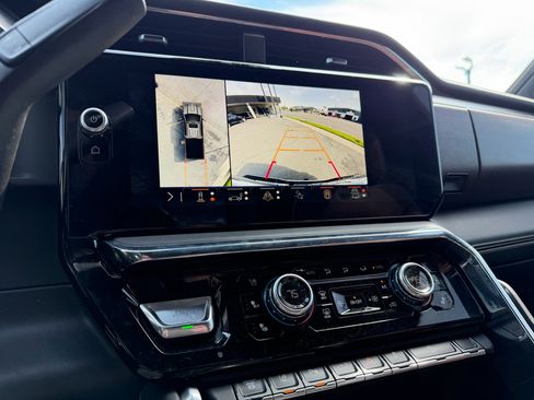 Used 2025 GMC Sierra 2500 Denali Ultimate image 27