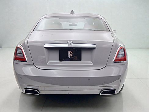 Used 2022 Rolls-Royce Ghost image 18