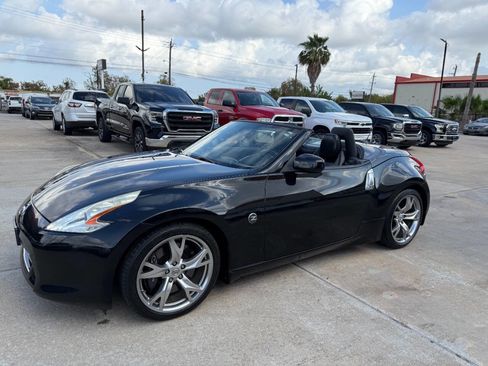 Used 2010 Nissan 370Z Touring w/ Sport Pkg image 10