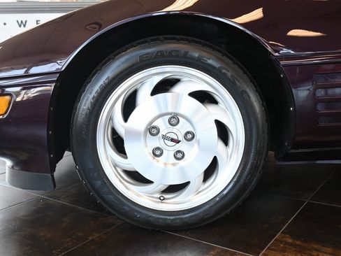 Used 1993 Chevrolet Corvette Coupe image 25