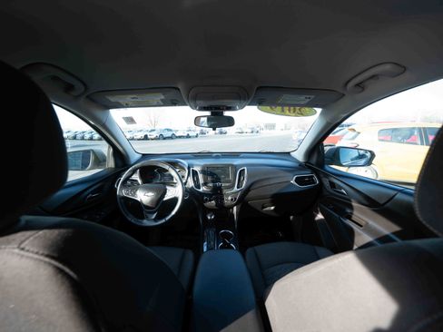 Used 2019 Chevrolet Equinox LT image 19