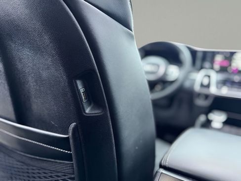 Used 2022 Kia Sorento EX w/ Panoramic Sunroof Package image 16