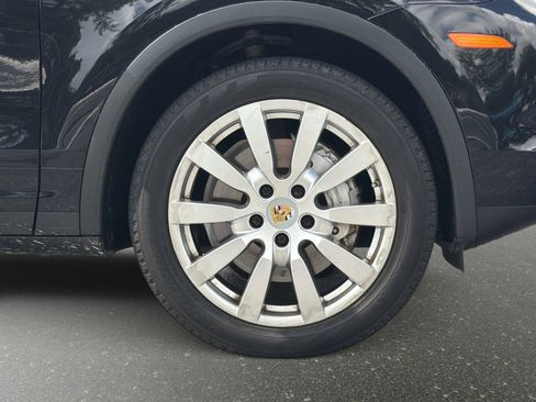 Used 2016 Porsche Cayenne S w/ Premium Plus Package AWD/4WD image 20
