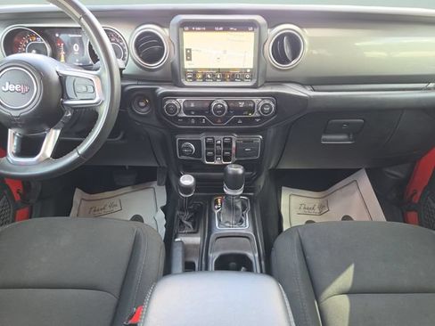 Used 2023 Jeep Gladiator Overland w/ Trailer Tow Package AWD/4WD image 21