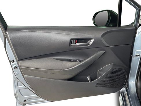 Used 2022 Toyota Corolla LE w/ Carpet Mat Package (TMS) FWD image 17