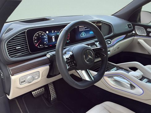 Used 2026 Mercedes-Benz GLS 580 4MATIC image 14