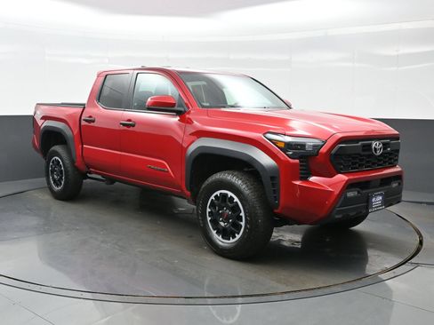 Used 2024 Toyota Tacoma TRD Off-Road AWD/4WD image 8