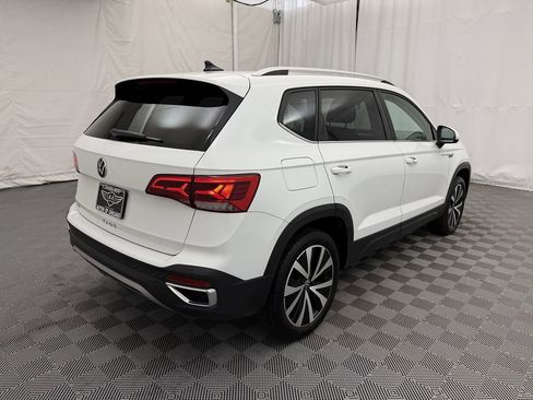 Used 2024 Volkswagen Taos SE image 4