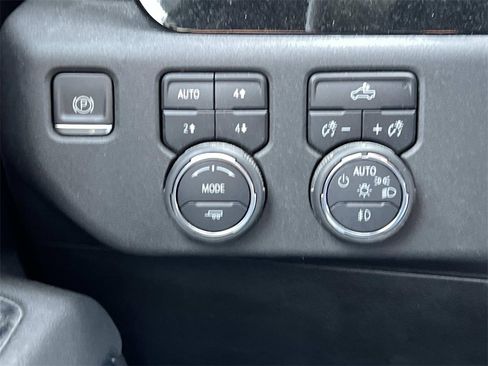 Used 2023 Chevrolet Silverado 1500 RST image 25