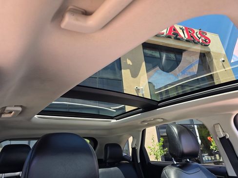 Used 2016 Ford Edge SEL w/ Equipment Group 201A FWD image 17