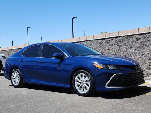 Used 2023 Toyota Camry LE w/ Convenience Package FWD image 2