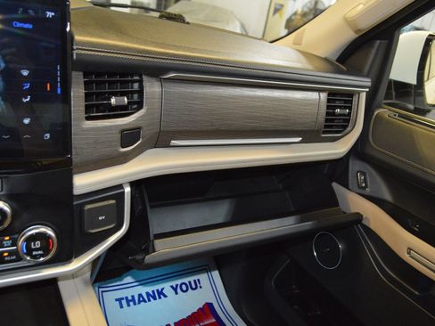 Used 2024 Ford Expedition Limited AWD/4WD image 21