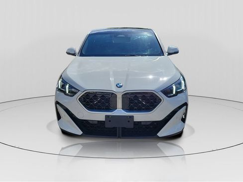 Used 2026 BMW X2 xDrive28i AWD/4WD image 2