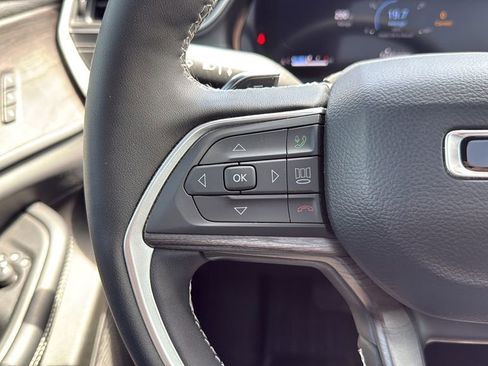 Used 2024 Jeep Grand Cherokee Limited w/ Luxury Tech Group II AWD/4WD image 33