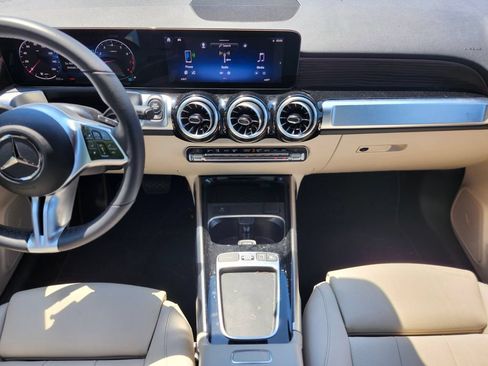 Used 2026 Mercedes-Benz GLB 250 4MATIC image 14