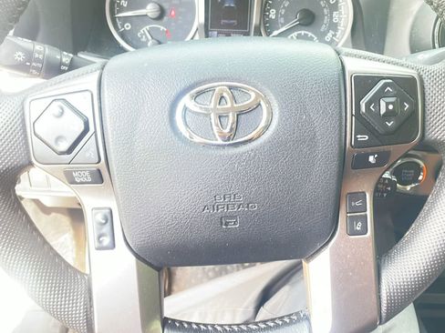 Used 2023 Toyota Tacoma SR5 w/ Black Out Package (TMS) AWD/4WD image 17