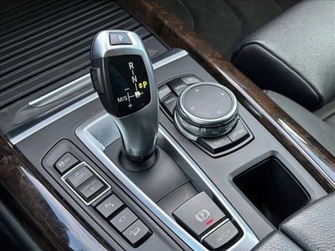 Used 2015 BMW X5 xDrive50i image 11