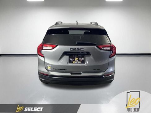 Used 2023 GMC Terrain SLT w/ Infotainment Package II AWD/4WD image 5