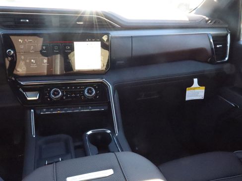 New 2026 GMC Sierra 3500 Denali w/ Denali Reserve Package image 11