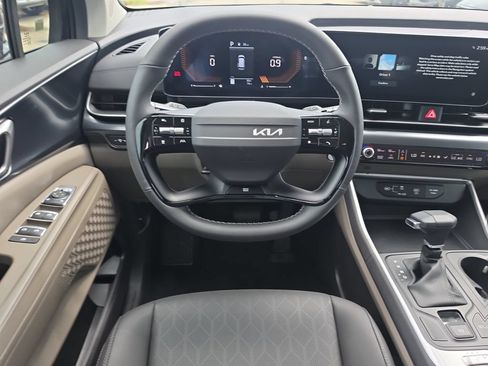 New 2027 Kia Carnival FWD image 13