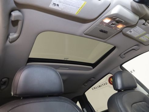 Used 2014 Chevrolet Captiva Sport LT w/ Convenience Package FWD image 9