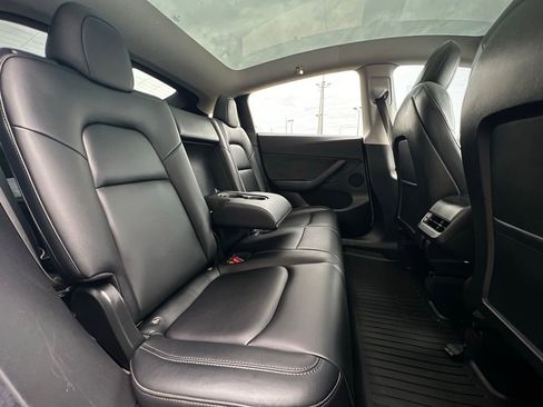 Used 2021 Tesla Model Y Long Range image 26