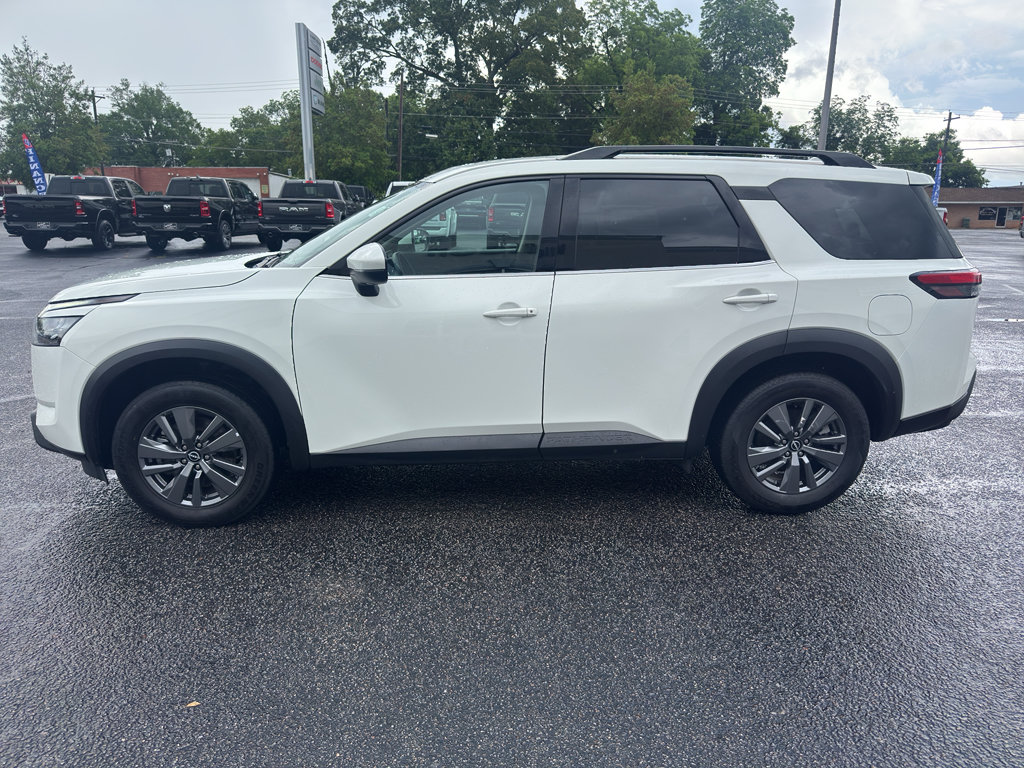 Used 2024 Nissan Pathfinder SV FWD image 6