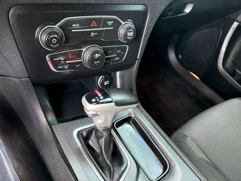 Used 2017 Dodge Charger SXT w/ Navigation & Travel Group image 25