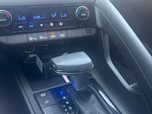 Used 2025 Hyundai Elantra Sport FWD image 10