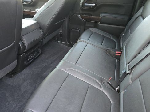 Used 2021 GMC Sierra 1500 SLT w/ X31 Off-Road Package AWD/4WD image 12