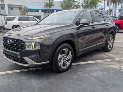 Used 2022 Hyundai Santa Fe SE FWD image 3