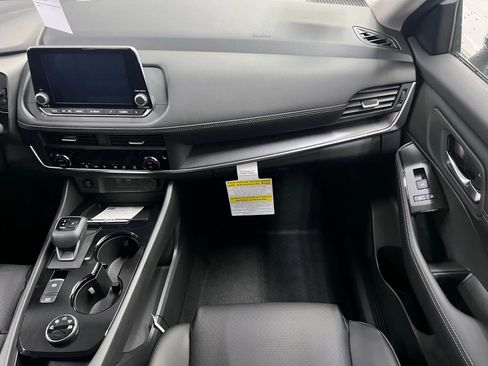 Certified 2025 Nissan Rogue SV w/ SV Premium Package image 15