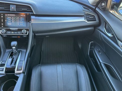 Used 2018 Honda Civic Touring image 29
