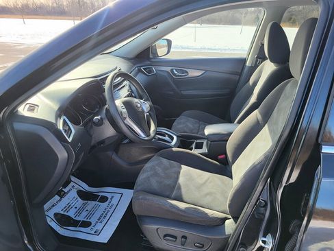 Used 2016 Nissan Rogue SV image 11