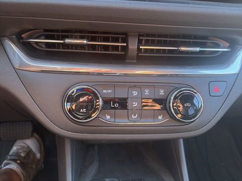 Used 2025 Buick Envista Preferred w/ Convenience I Package FWD image 21