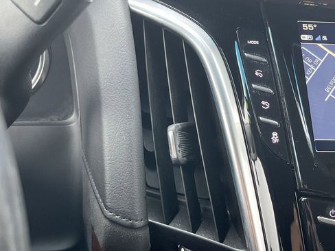 Used 2019 Cadillac Escalade ESV Premium Luxury image 38