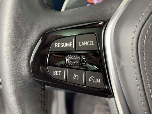 Used 2022 BMW 530i xDrive w/ Convenience Package image 22